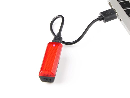 Ravemen Takavalo TR20 Ravemen TR20 on erittain kirkas ja monipuolinen USB-ladattava takavalo. Valo on helppo kiinnittaa
