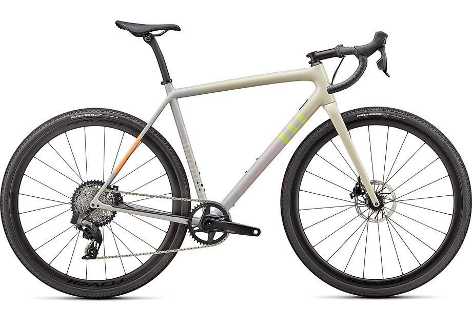Specialized Crux Expert -22 The Crux is the lightest gravel bike in the world, with the exceptional capability of massive